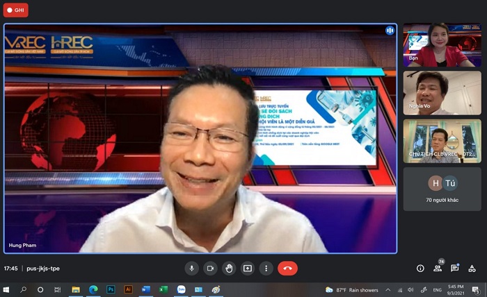 Ông Phạm Thanh Hưng- PCT VREC, Phó CTHĐQT Công ty CP Tập đoàn Thế Kỷ chia sẻ tại buổi giao lưu trực tuyến